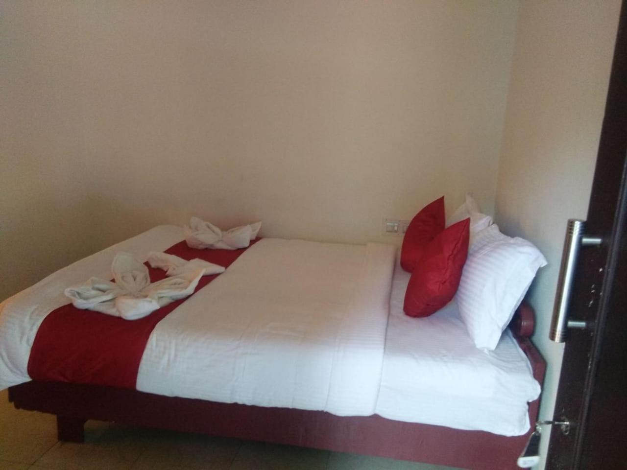 Bed and Breakfast Holly Hock Munnar Esterno foto