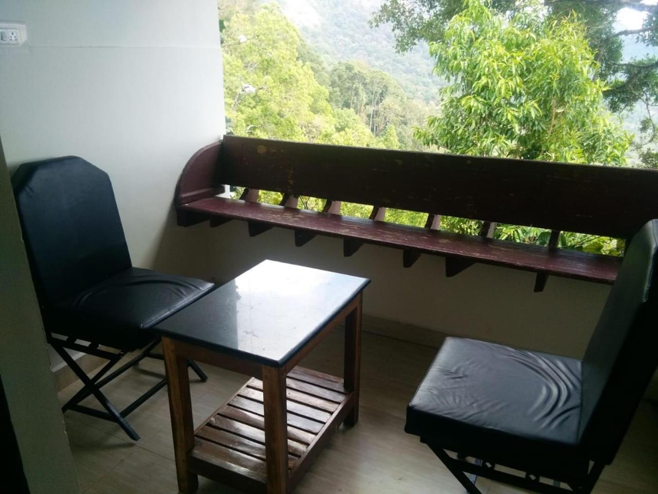 Bed and Breakfast Holly Hock Munnar Esterno foto